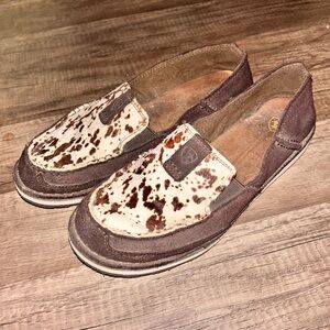 Women’s Ariat Cruisers